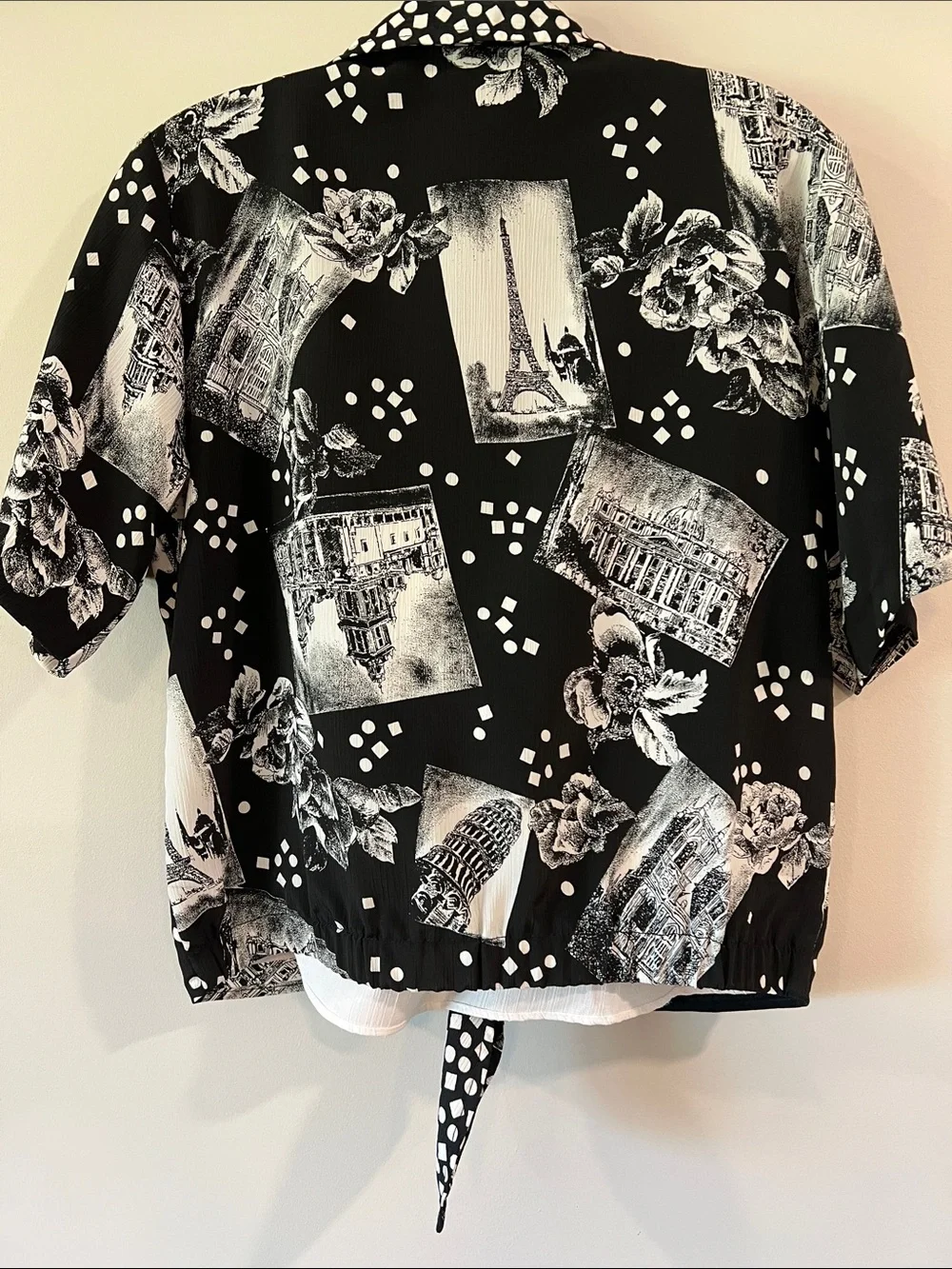 80s vintage - Black & White Short Sleeve Tie-Front Blouse - Graff